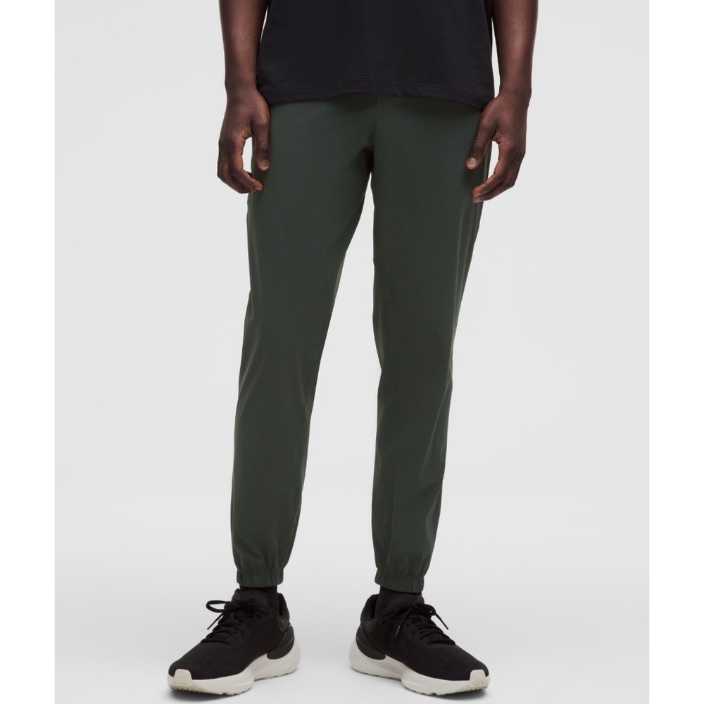 Lululemon Pace Breaker Jogger in Dark Green Men’s Size XL